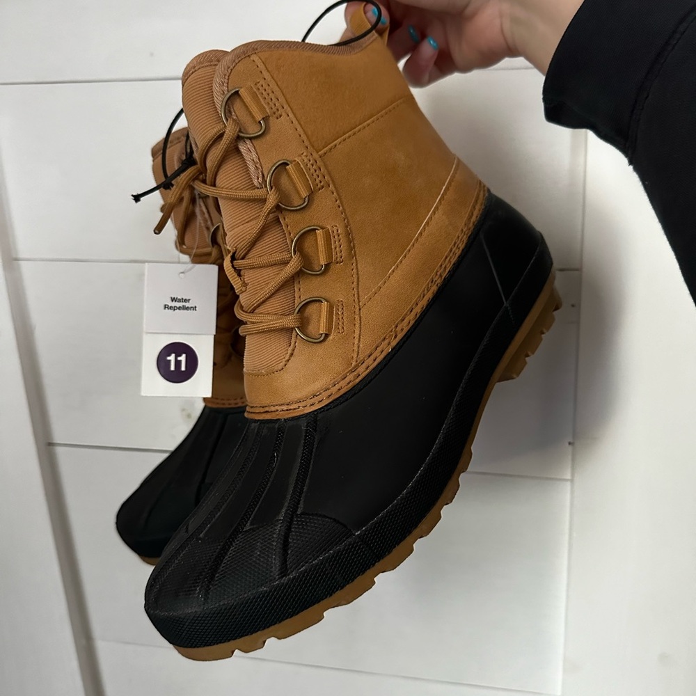Brand New Women’s Water Repellent Boots